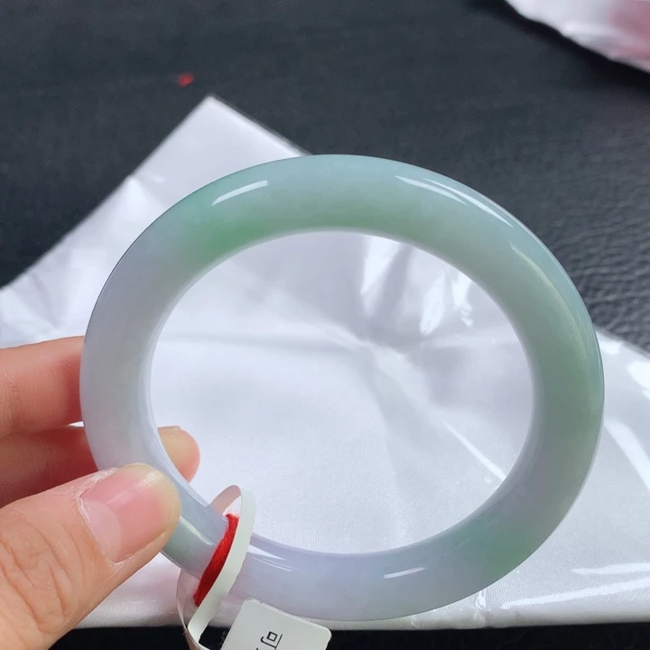 翡翠未镶嵌手镯（圆镯）58圈