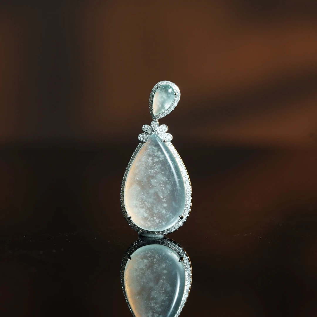 翡翠吊坠 4.00g L251206063