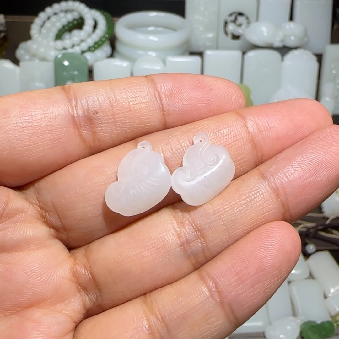 和田玉未镶嵌颈饰偏*