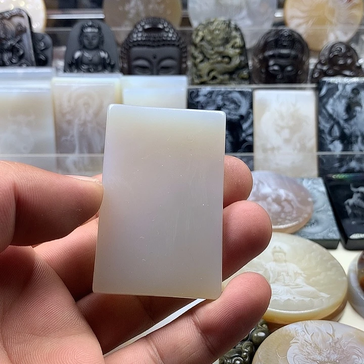 未镶嵌颈饰玛瑙/玉髓芦*