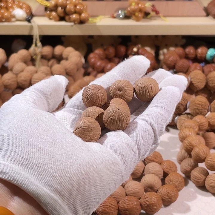 猴头核桃把件聚宝盆