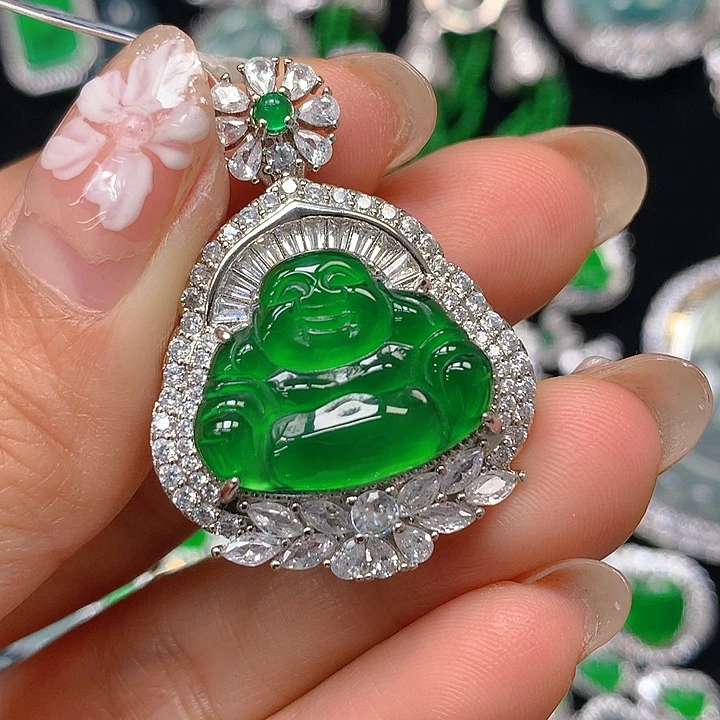 翡翠颈饰未镶嵌翡翠