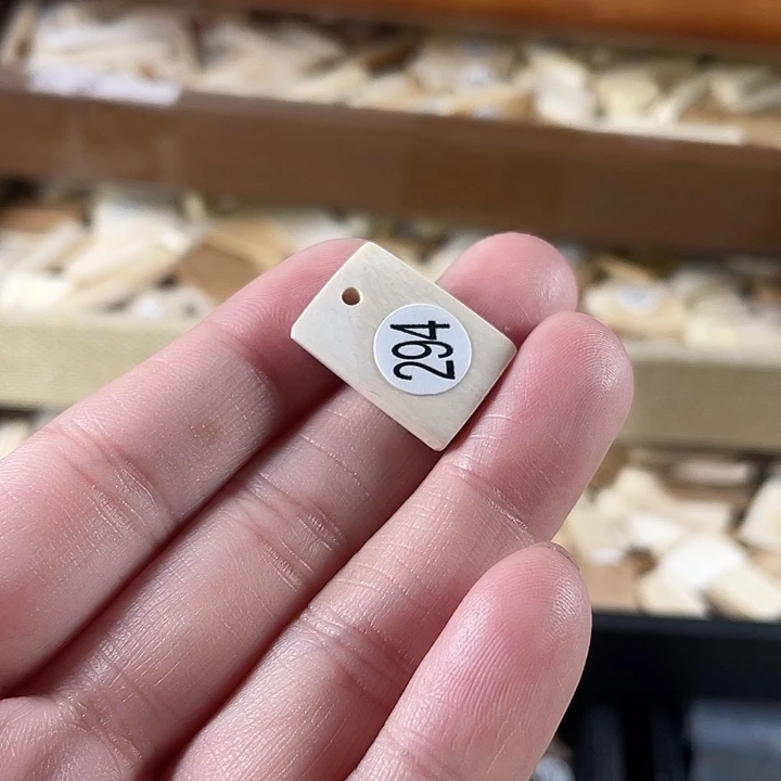 泥塑不打孔联系客服