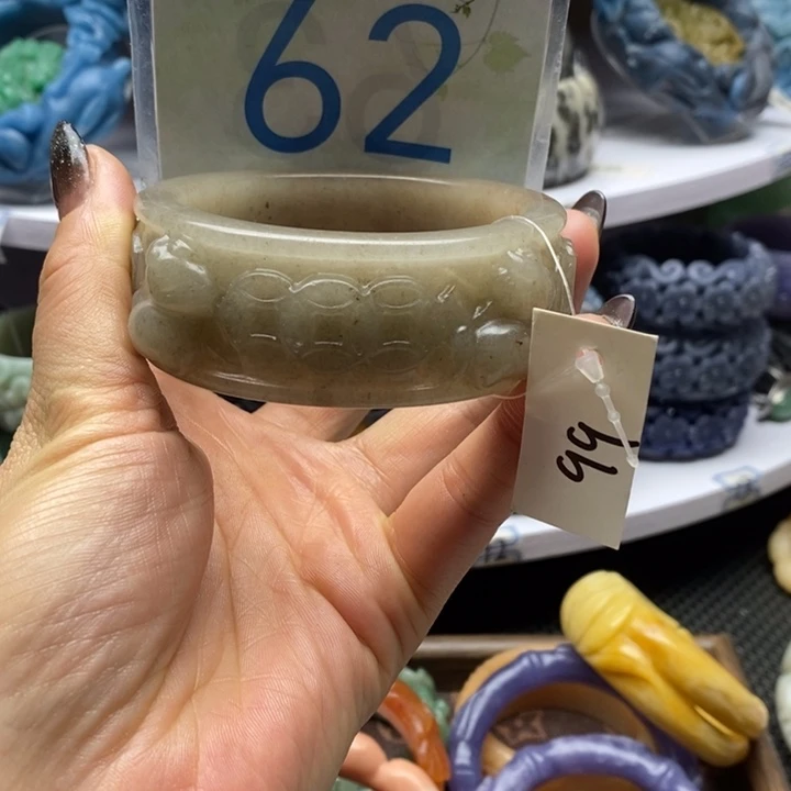 未镶嵌手镯石英岩玉