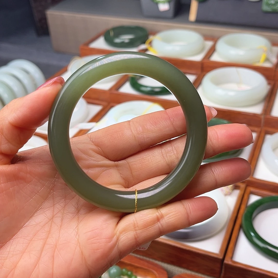 和田玉未镶嵌手镯57