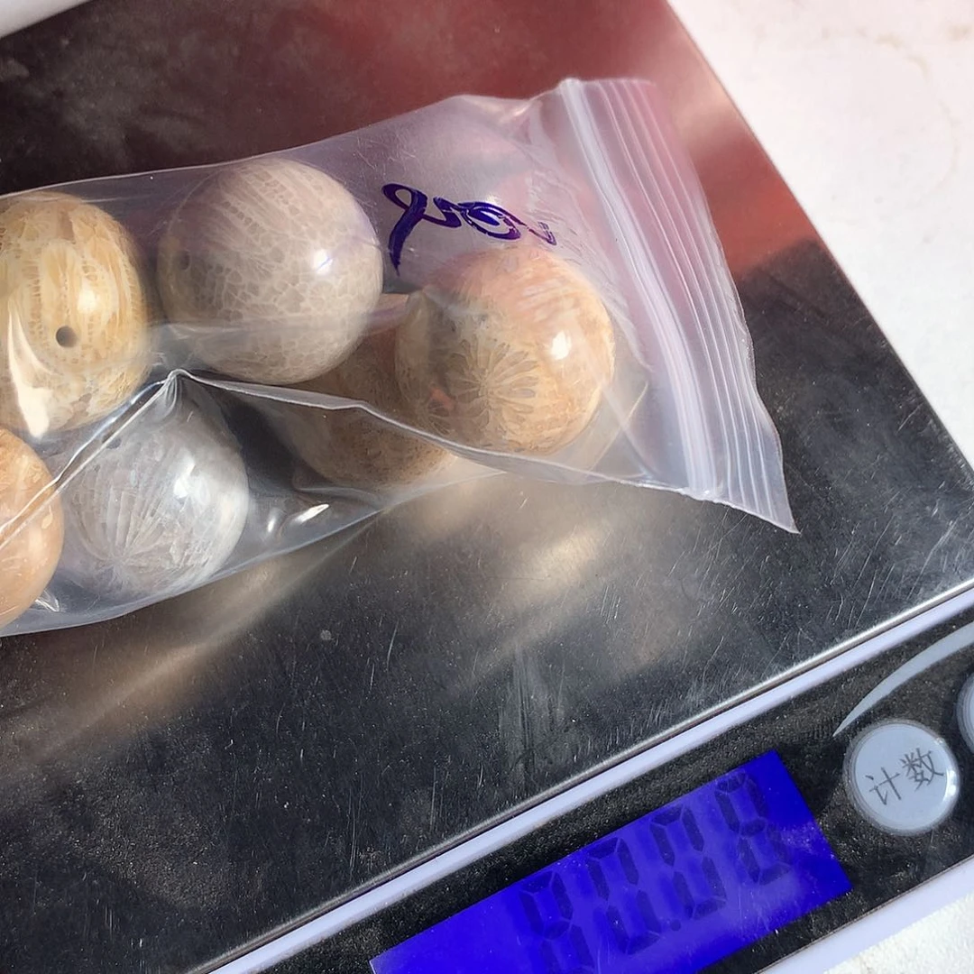 石英质玉颈饰未镶嵌小**ฅ