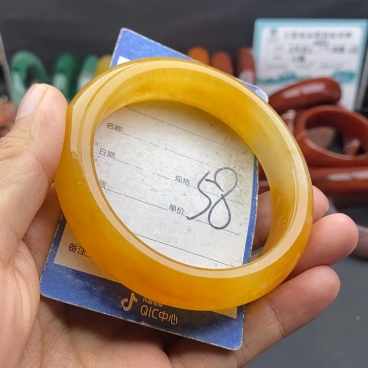 未镶嵌手镯石英质玉