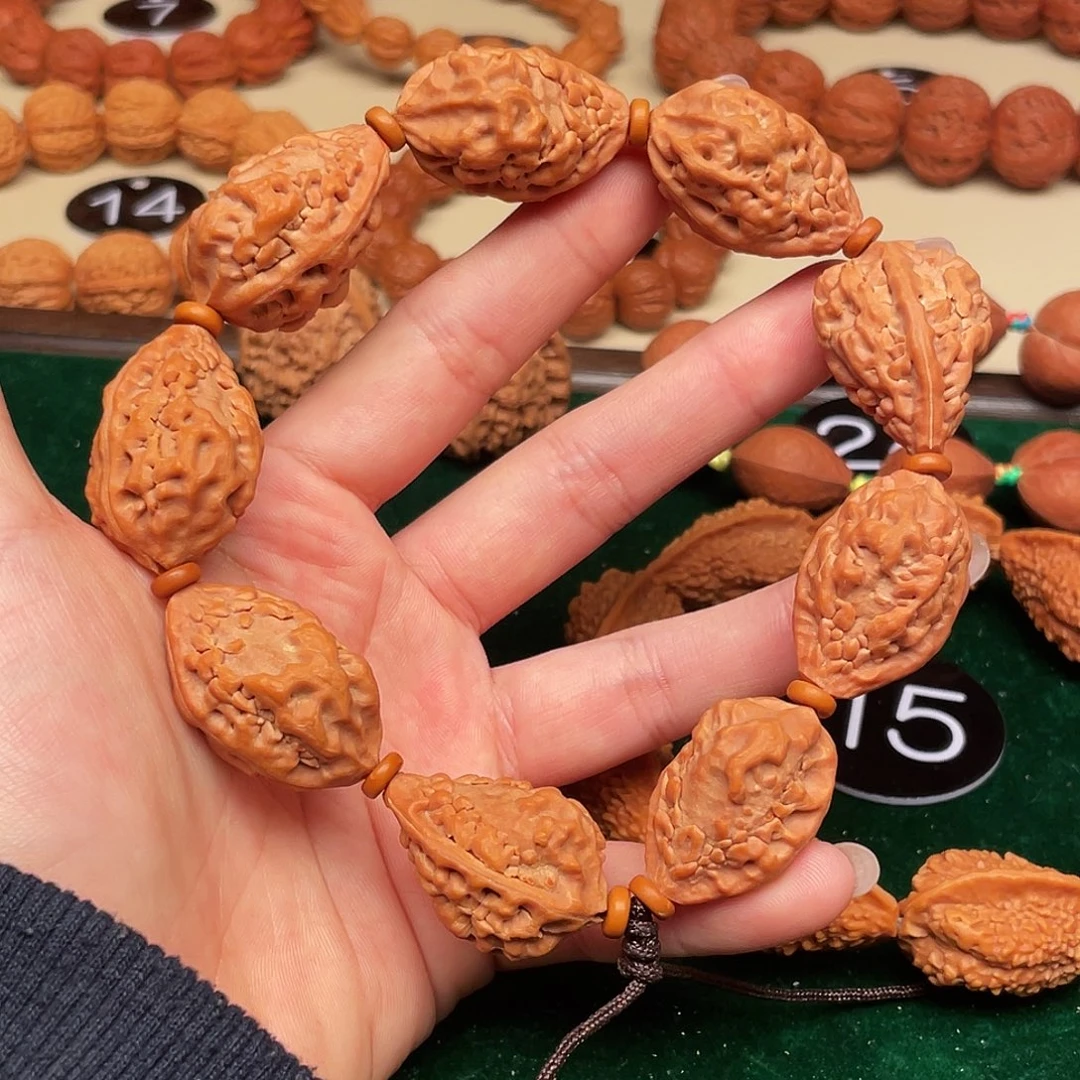 N***e文玩核桃吊坠麒麟