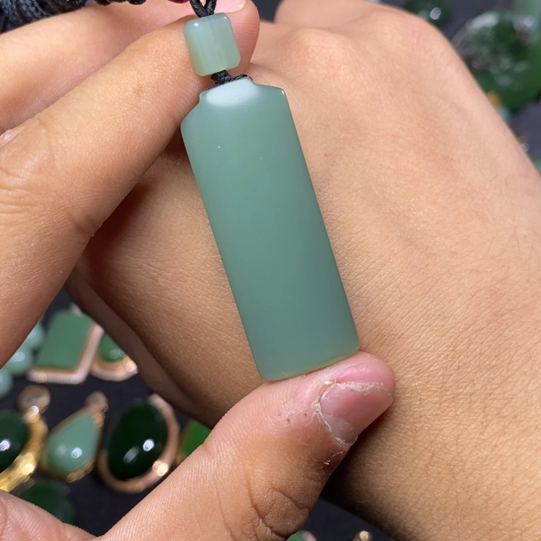 吊坠(不含链)未镶嵌和田玉（碧玉）