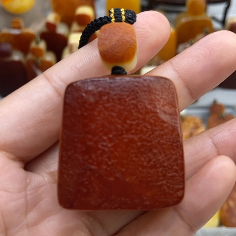 【闪购商品】琥珀颈饰未镶嵌