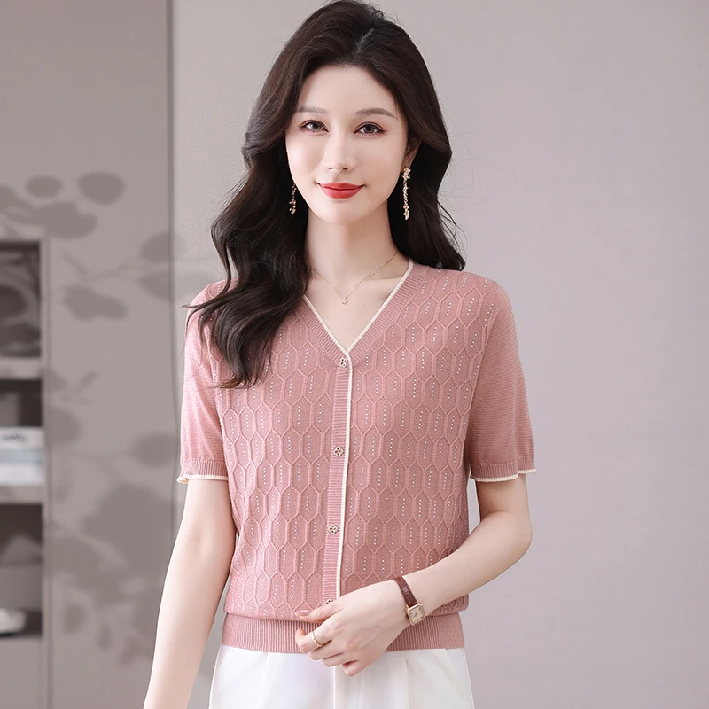 清凉夏季新款女士V领时尚百搭洋气宽松显瘦款薄款半袖纯色上衣女