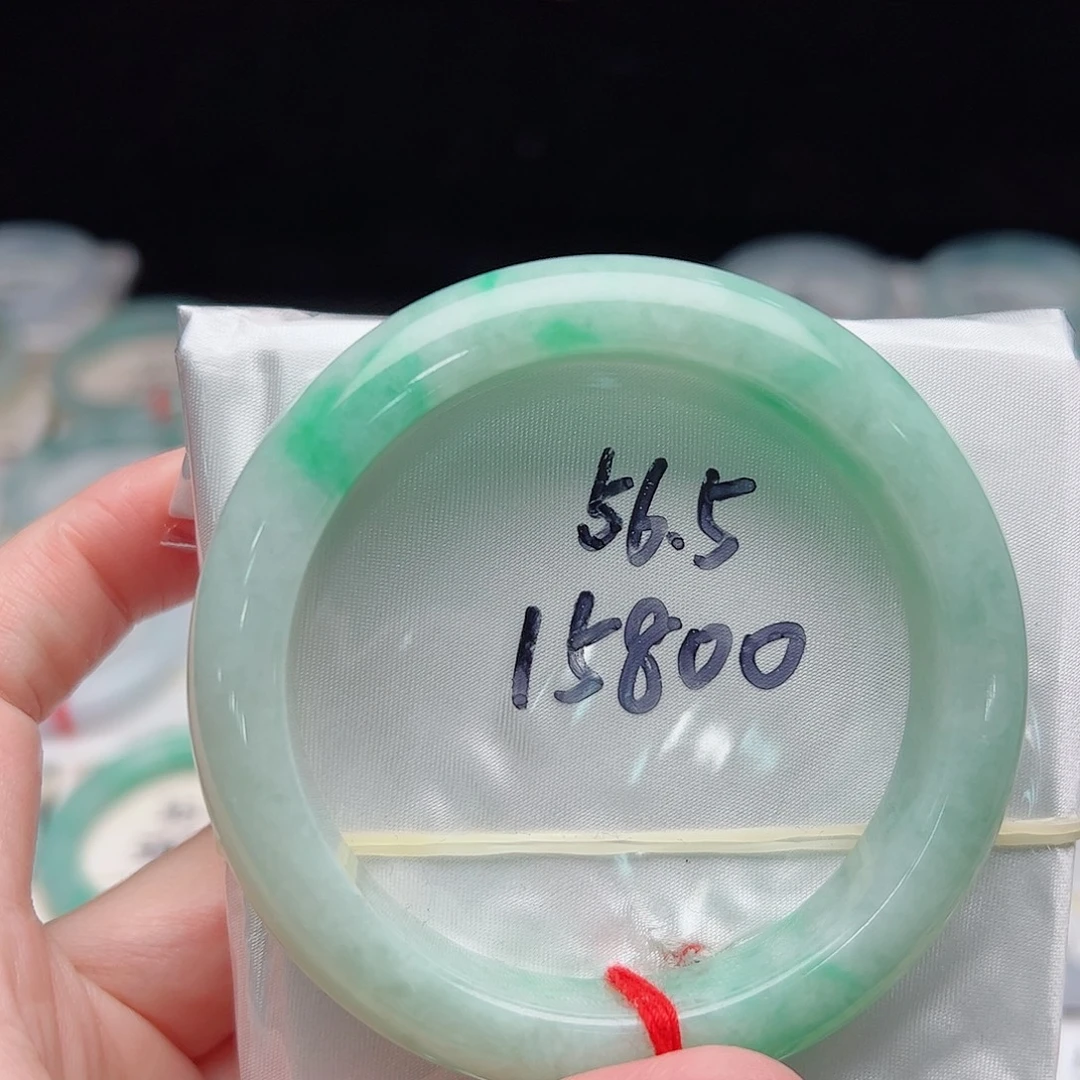 翡翠未镶嵌手镯A货