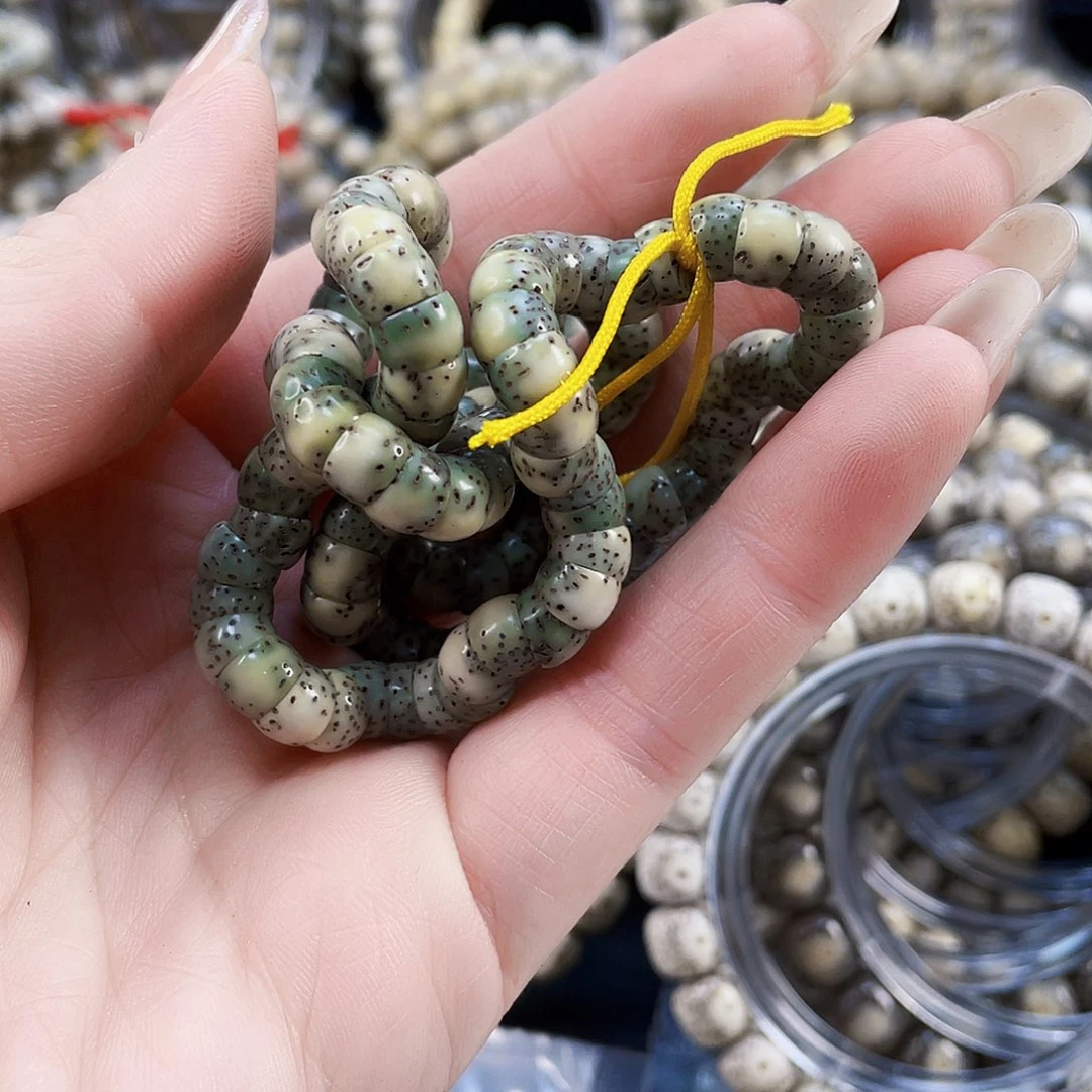 星月菩提手串石玉料大留白特价6.8
