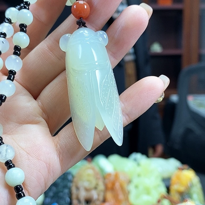 蛇纹石玉吊坠未镶嵌