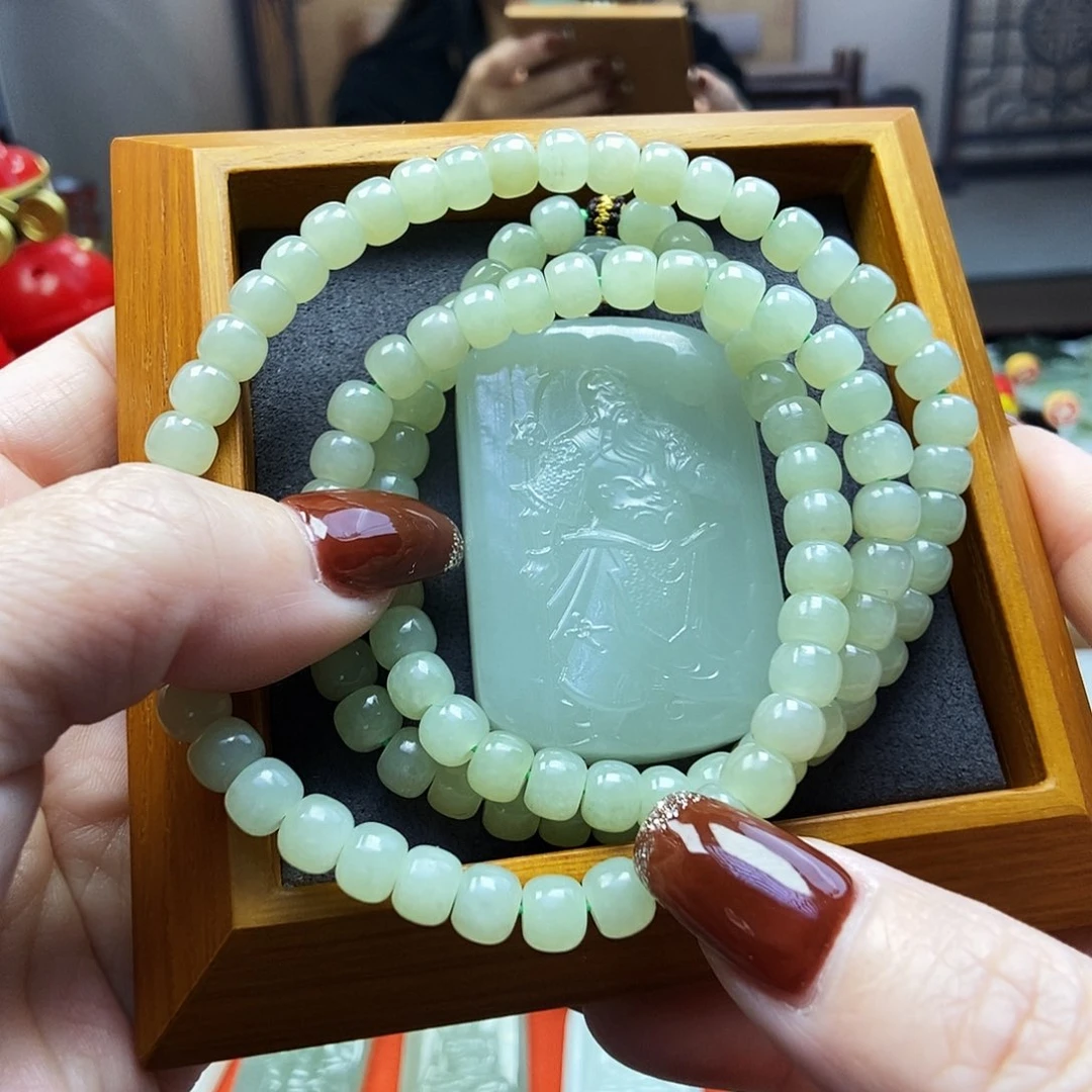 颈饰未镶嵌和田玉关公