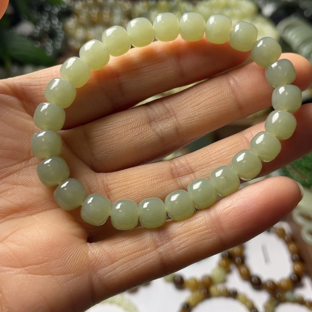 和田玉手链未镶嵌?