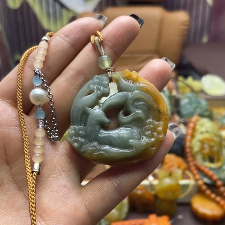 蛇纹石玉未镶嵌颈饰