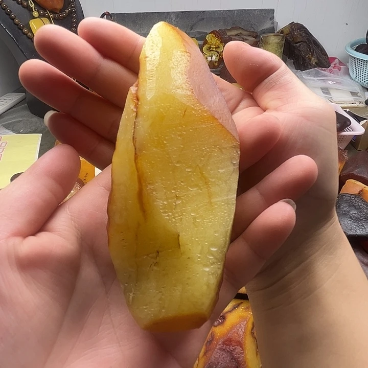 冬****未镶嵌定制琥珀纯天然蜜蜡吊坠