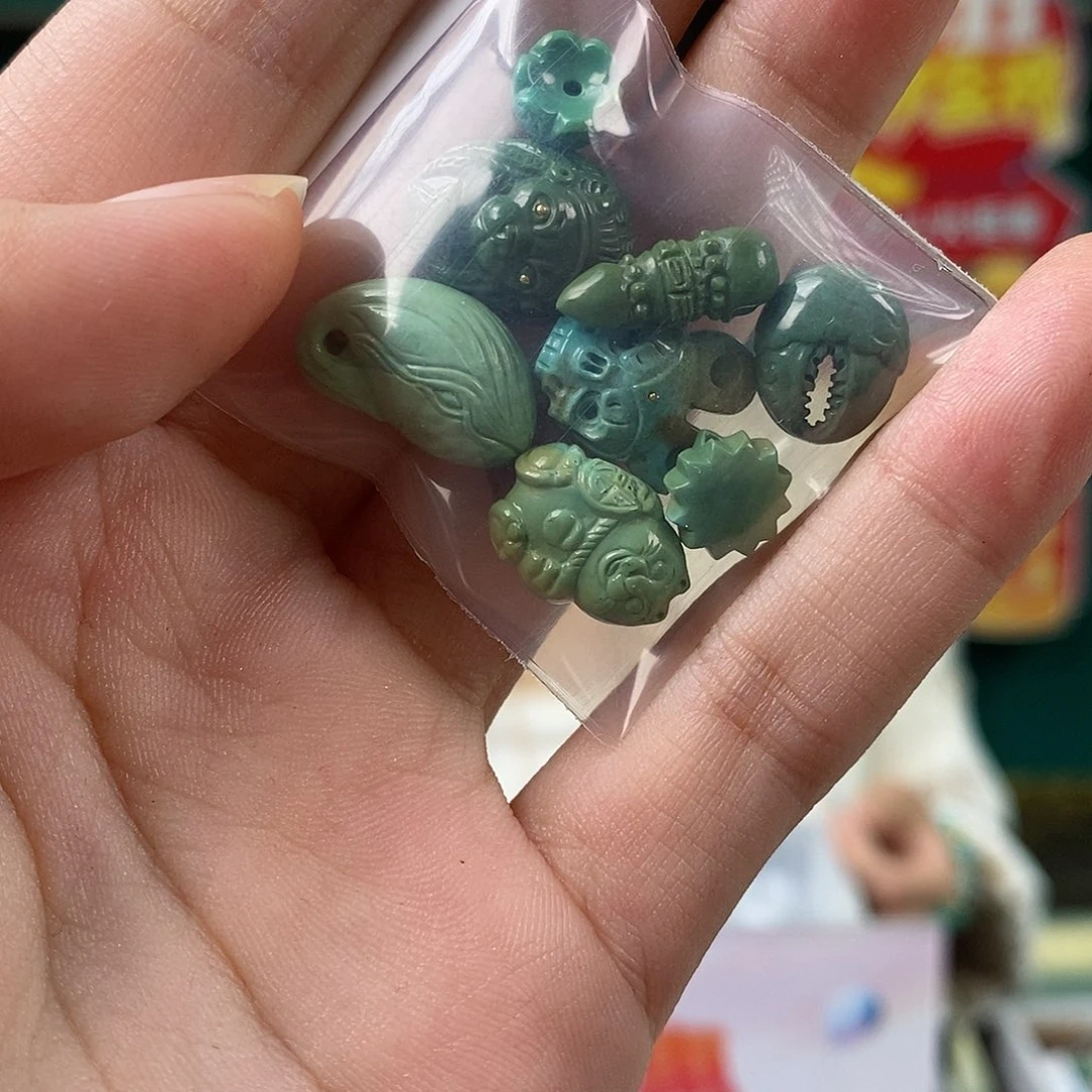 绿松石未镶嵌珠宝奇石