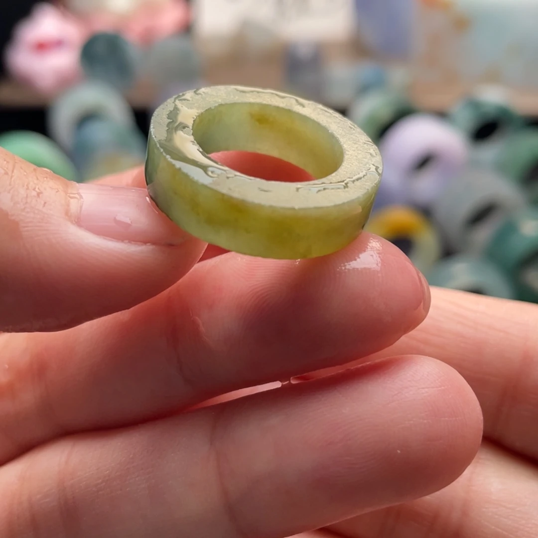 定制翡翠未镶嵌戒指