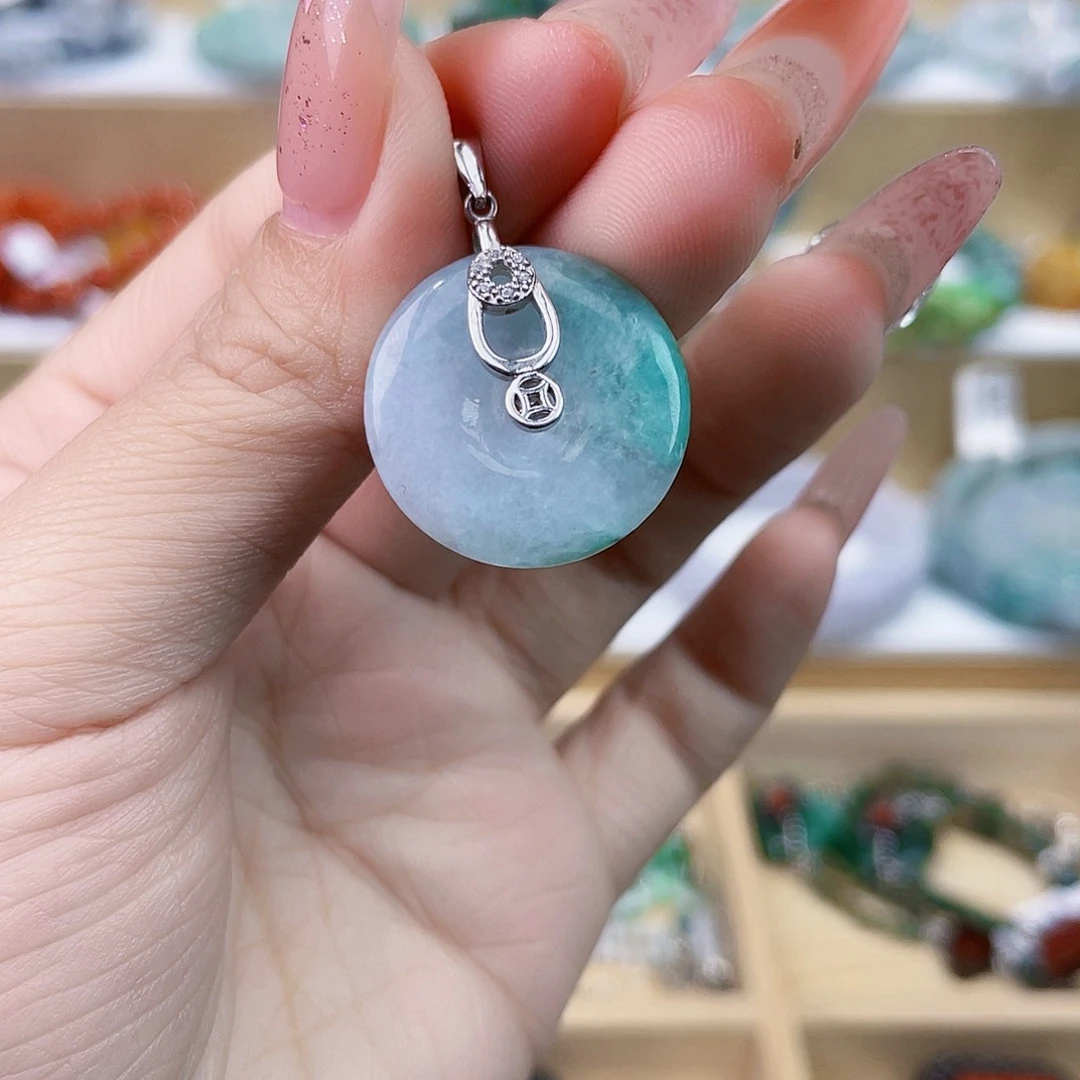 翡翠未镶嵌手链吊坠