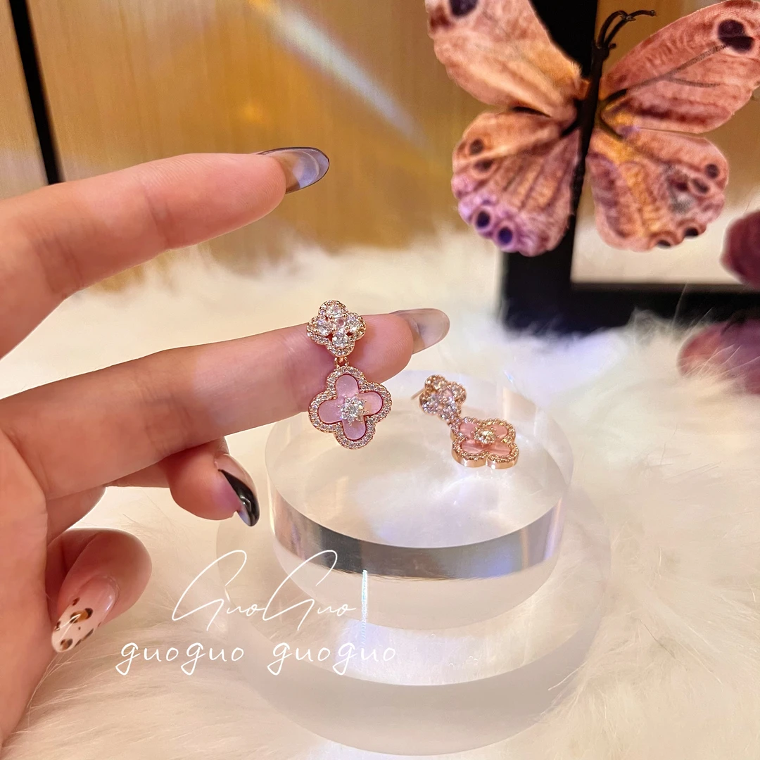 铜合金耳饰 气质甜美风精致轻奢粉色四叶草耳环