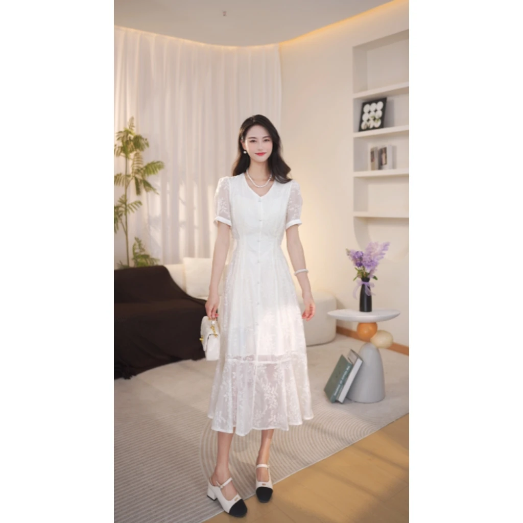 马克华菲女白色刺绣中长款夏季莱赛尔时尚V领收腰连衣裙0508-10