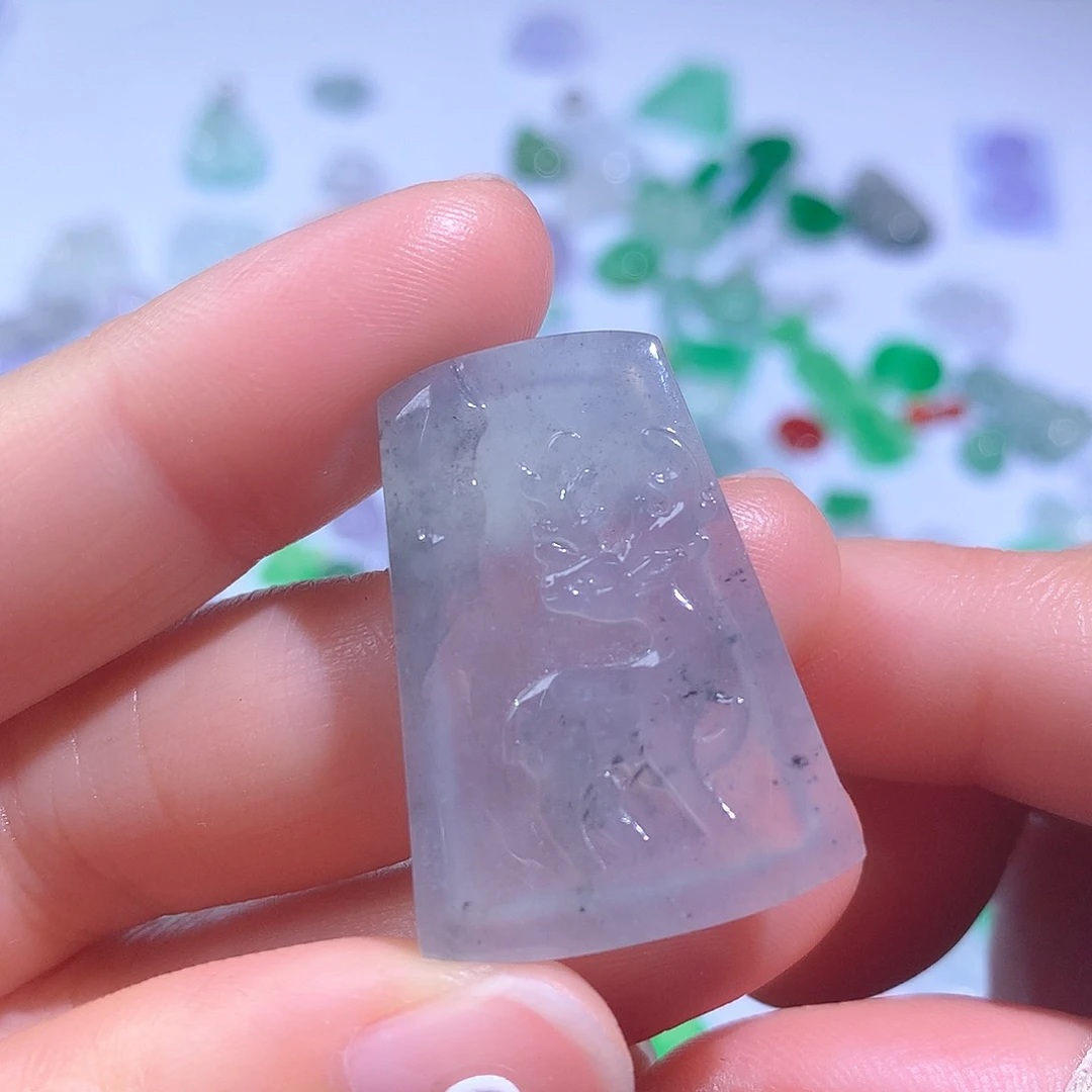 翡翠颈饰未镶嵌鹿牌