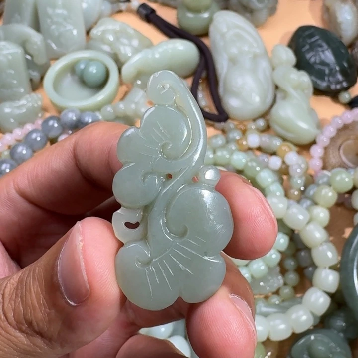 和田玉未镶嵌吊坠(不含链)