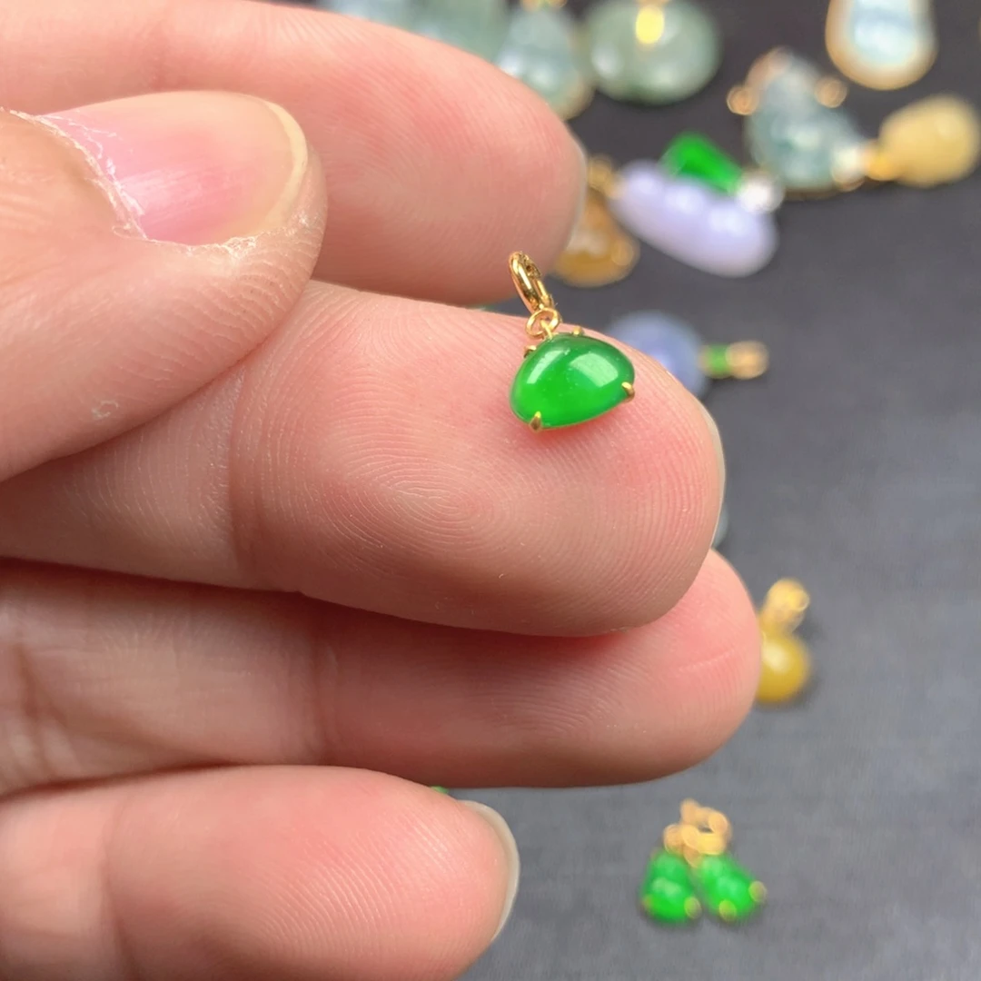 【闪购商品】颈饰18K金镶嵌翡翠翡翠