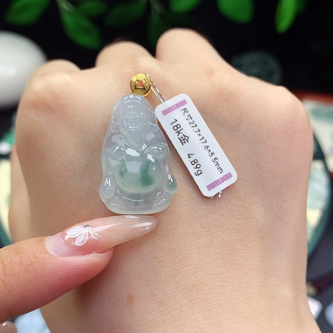 翡翠18K金镶嵌颈饰财神