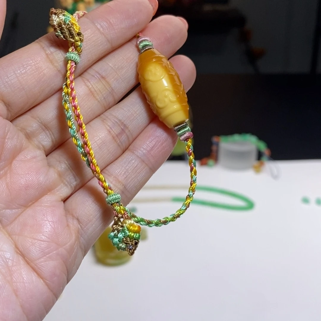 石英质玉（缅黄）未镶嵌颈饰