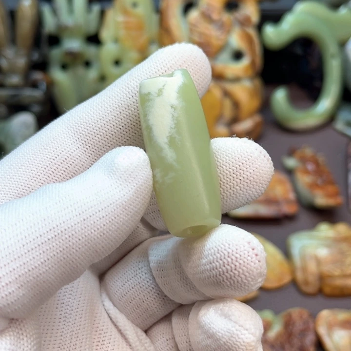 未镶嵌岫岩老玉（透闪石质玉）挂件?***?