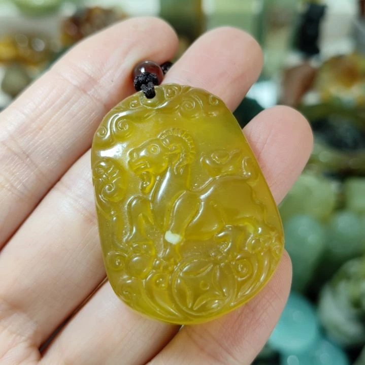 岫玉未镶嵌挂坠款式