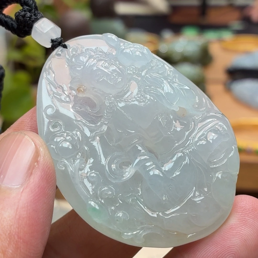 翡翠未镶嵌颈饰度母