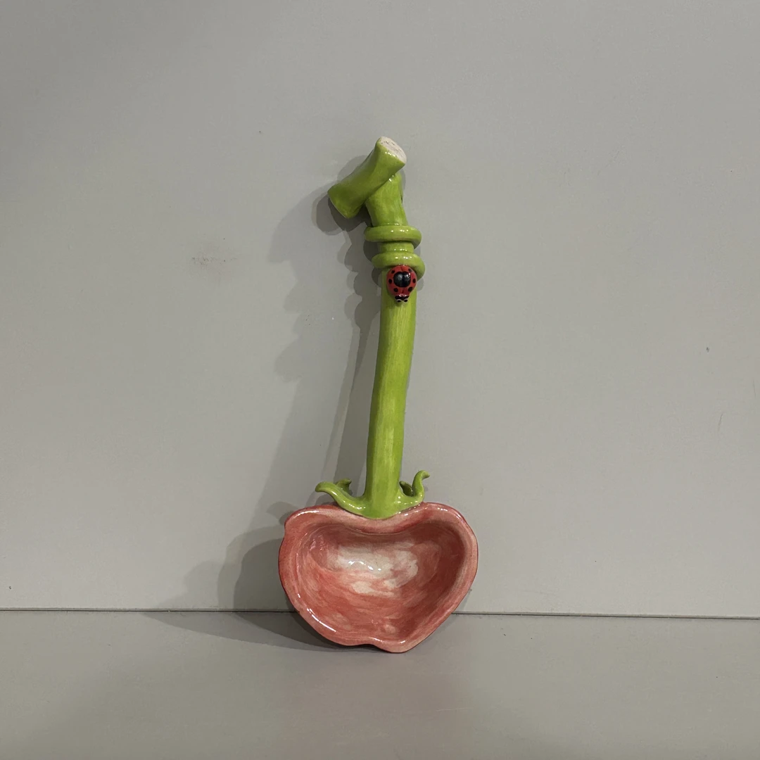 037言下草莓手绘手捏陶瓷勺子杯