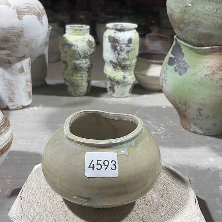 摆件高12，口9.瑕疵处理无孔4593