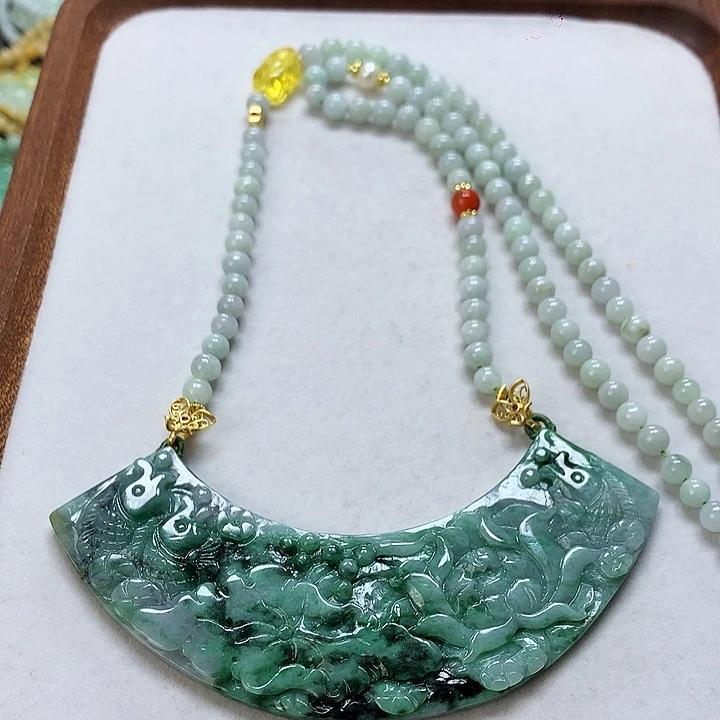 翡翠颈饰未镶嵌吊坠