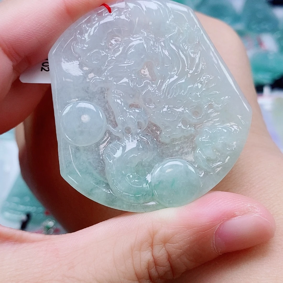 翡翠未镶嵌颈饰天然缅甸A货翡翠龙牌