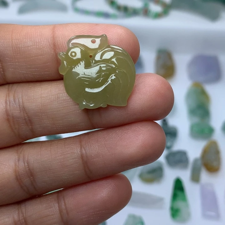 翡翠未镶嵌吊坠(不含链)