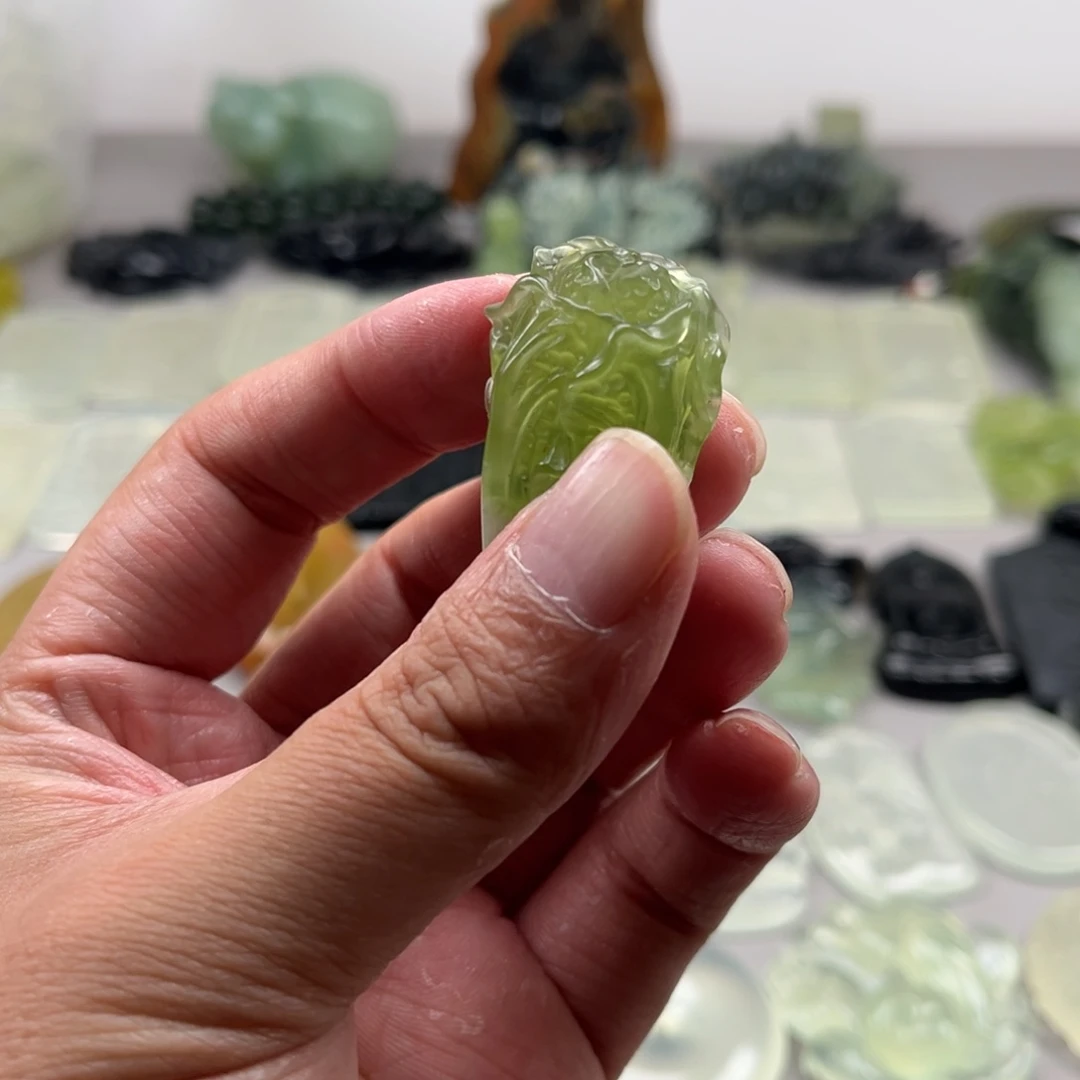 未镶嵌蛇纹石玉颈饰