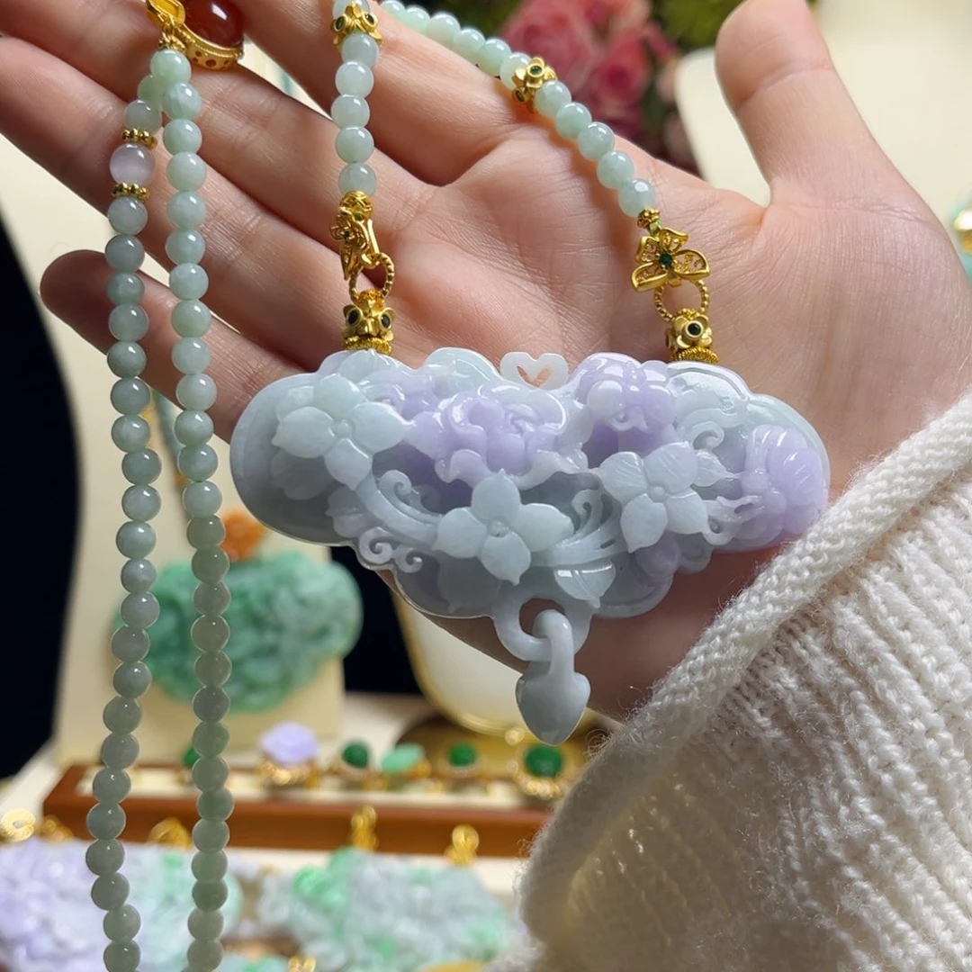 翡翠颈饰未镶嵌紫