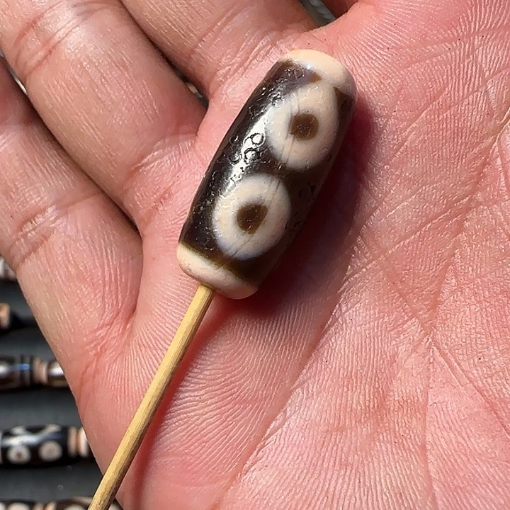 玛瑙/玉髓合金颈饰三眼