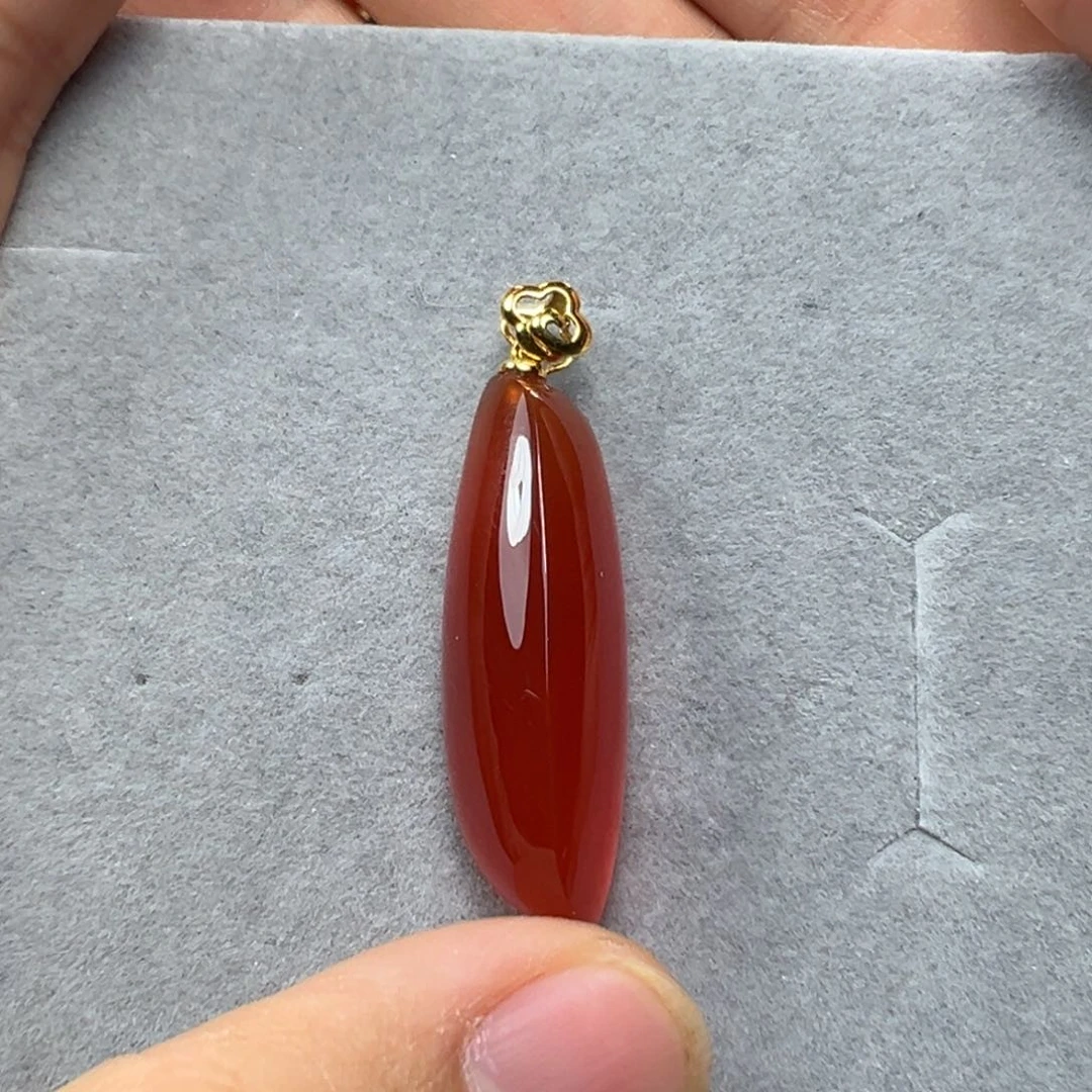 南红玛瑙吊坠18K金镶嵌