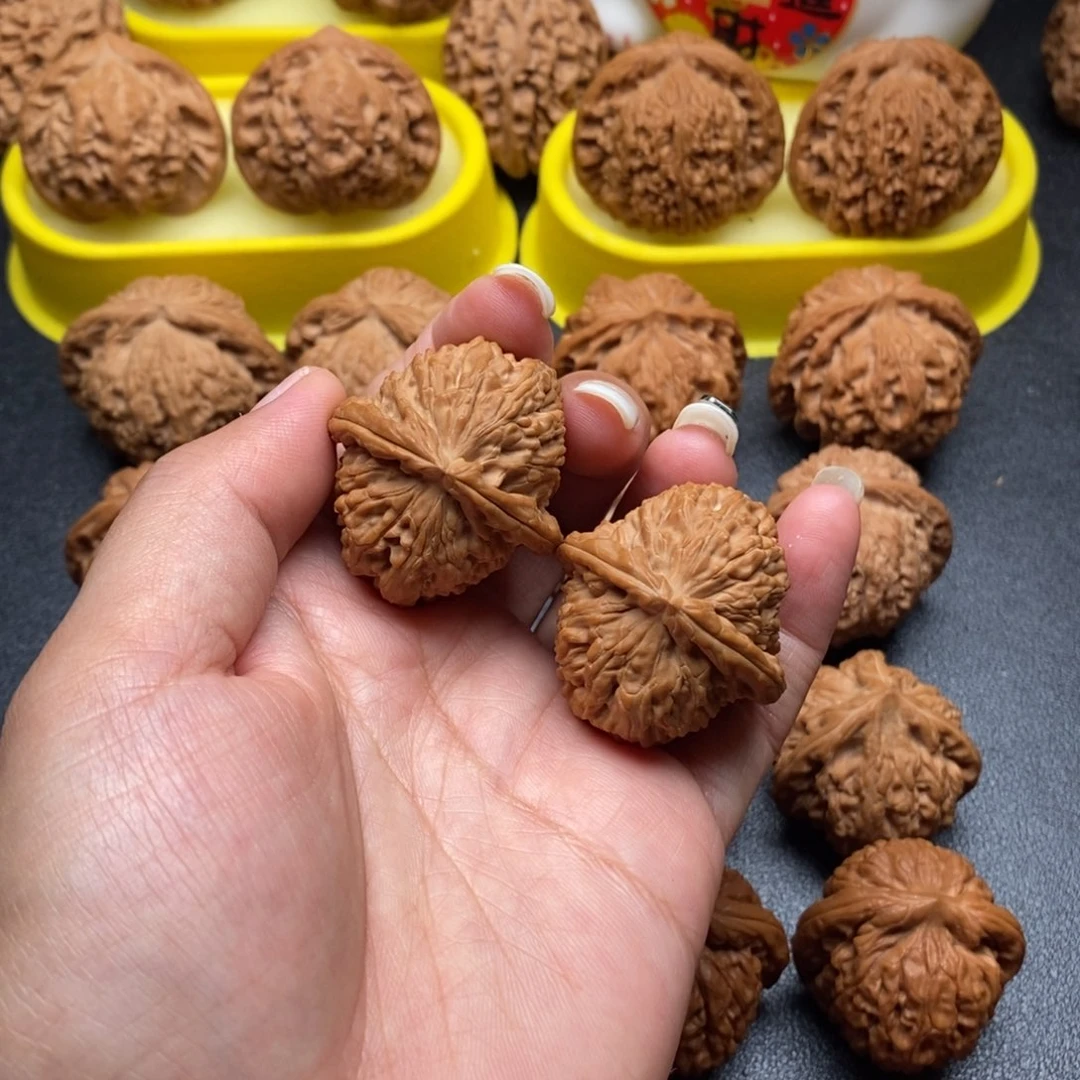 吊坠文玩核桃三角白34