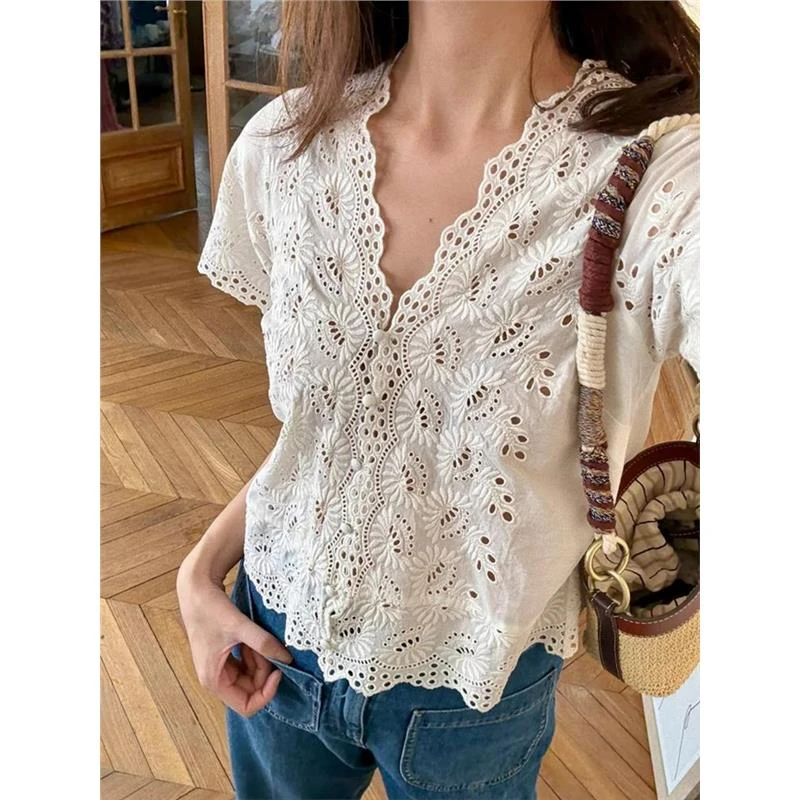 法式白色镂空钩花短袖衬衫女2025夏季新款气质v领衬衣正肩上衣