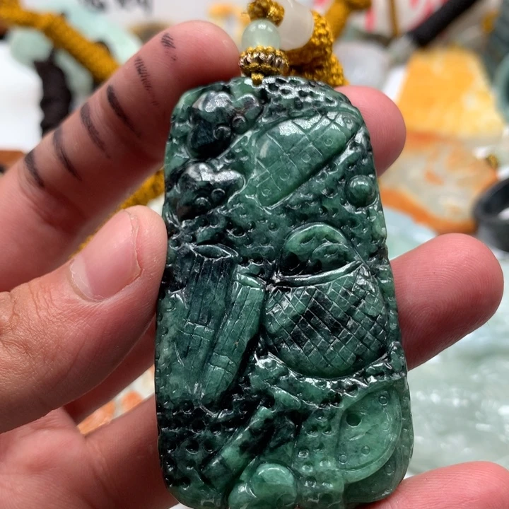 翡翠未镶嵌颈饰保真天然a货翡翠