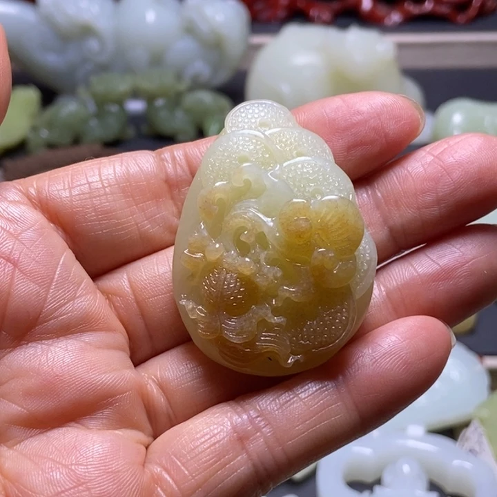 和田玉未镶嵌挂件