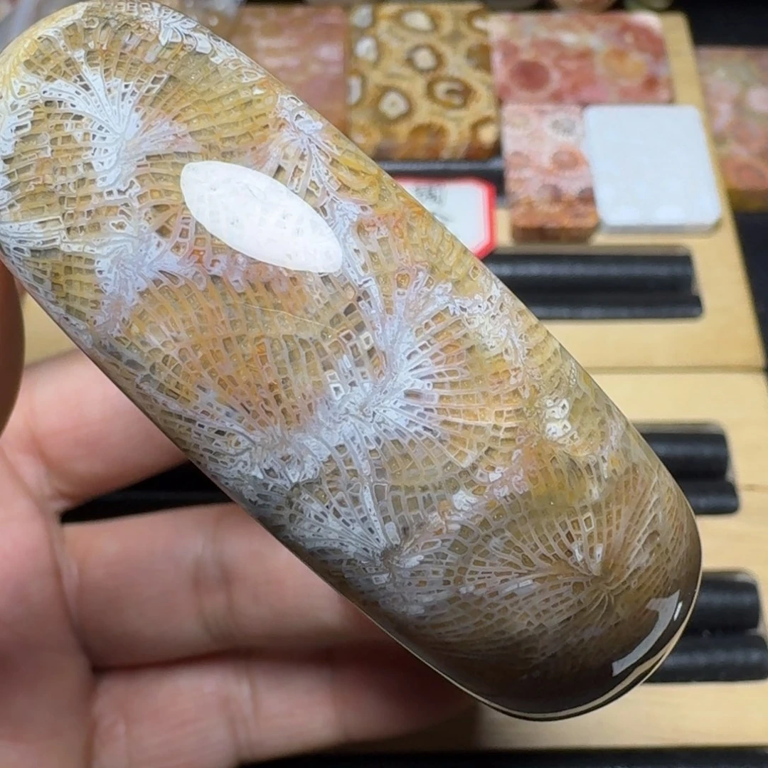 硅化玉纯天然色有机玉石未镶嵌安****?61.5圈口