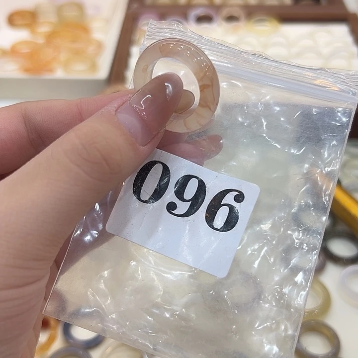 合金戒指玛瑙/玉髓96港18